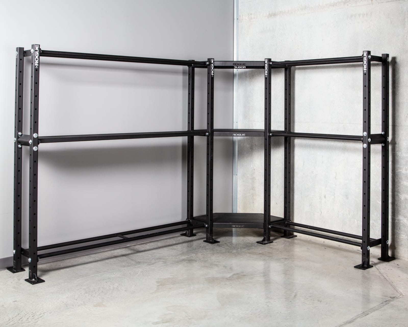 Corner online storage shelving